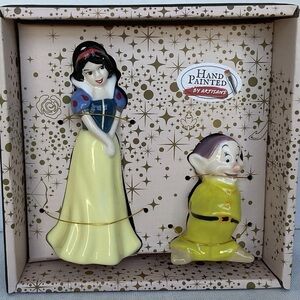 Disney, Snow White and Dopey Salt and Pepper Shakers NEW